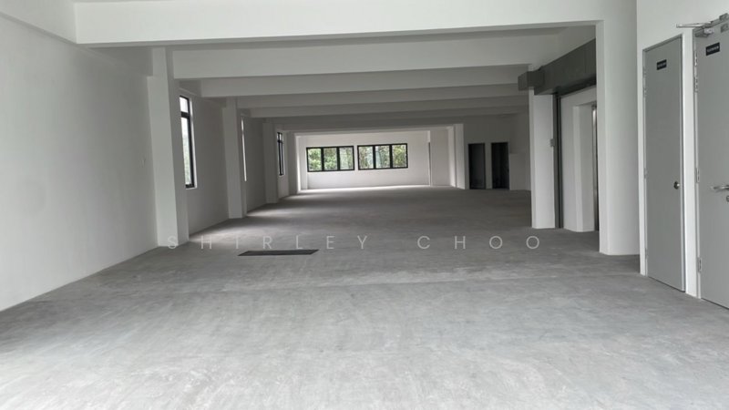 Expansive interior floor layout featuring lift doors, photo 5 of 5